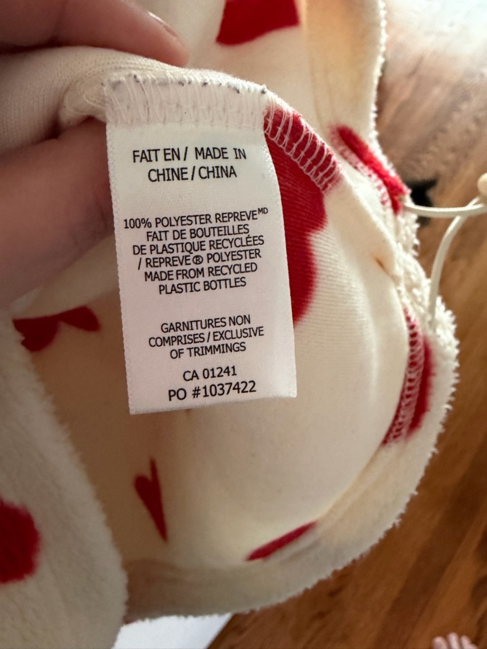 Simons Cozy Cream Sherpa Pullover with Red Heart Print - Picture 3 of 3